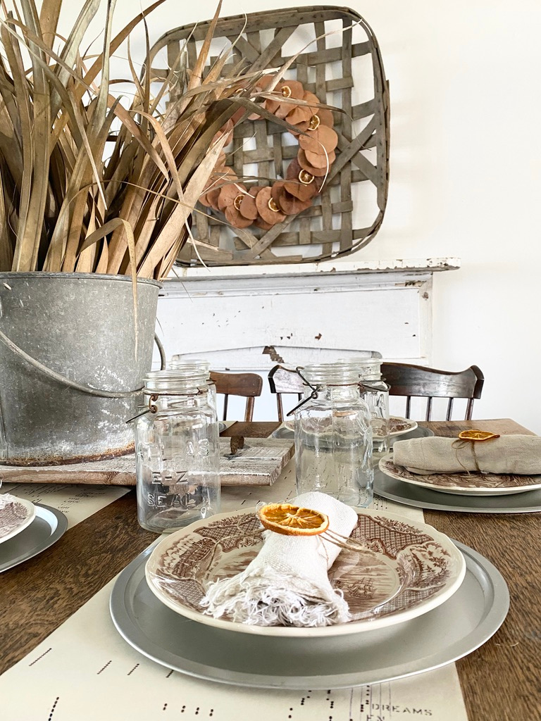 A nature inspired Thanksgiving tablescape